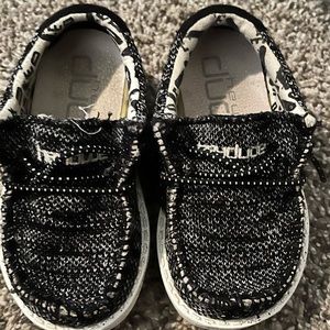 Hey dude infant size 5